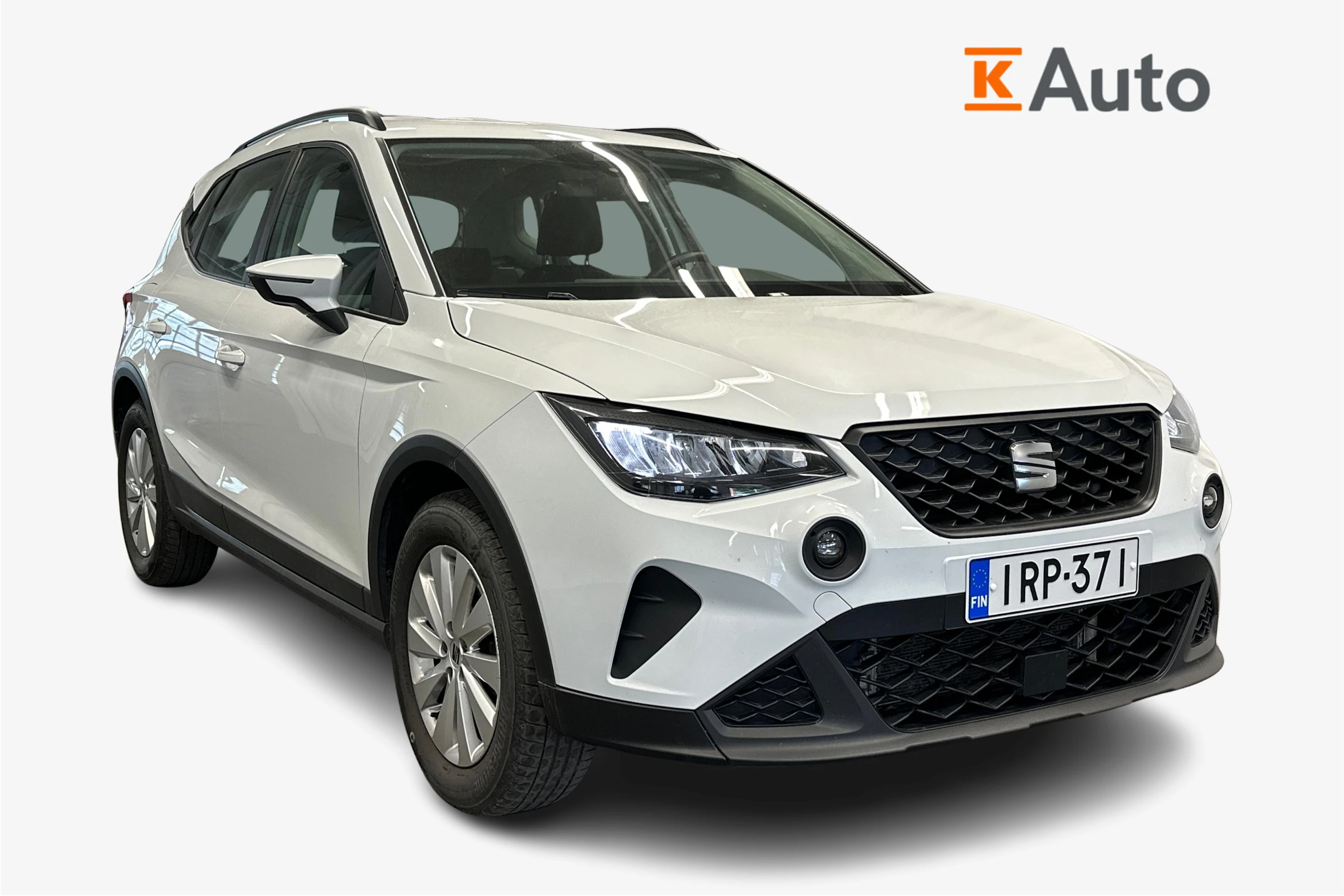 valkoinen SEAT Arona 2024 kuva 1.