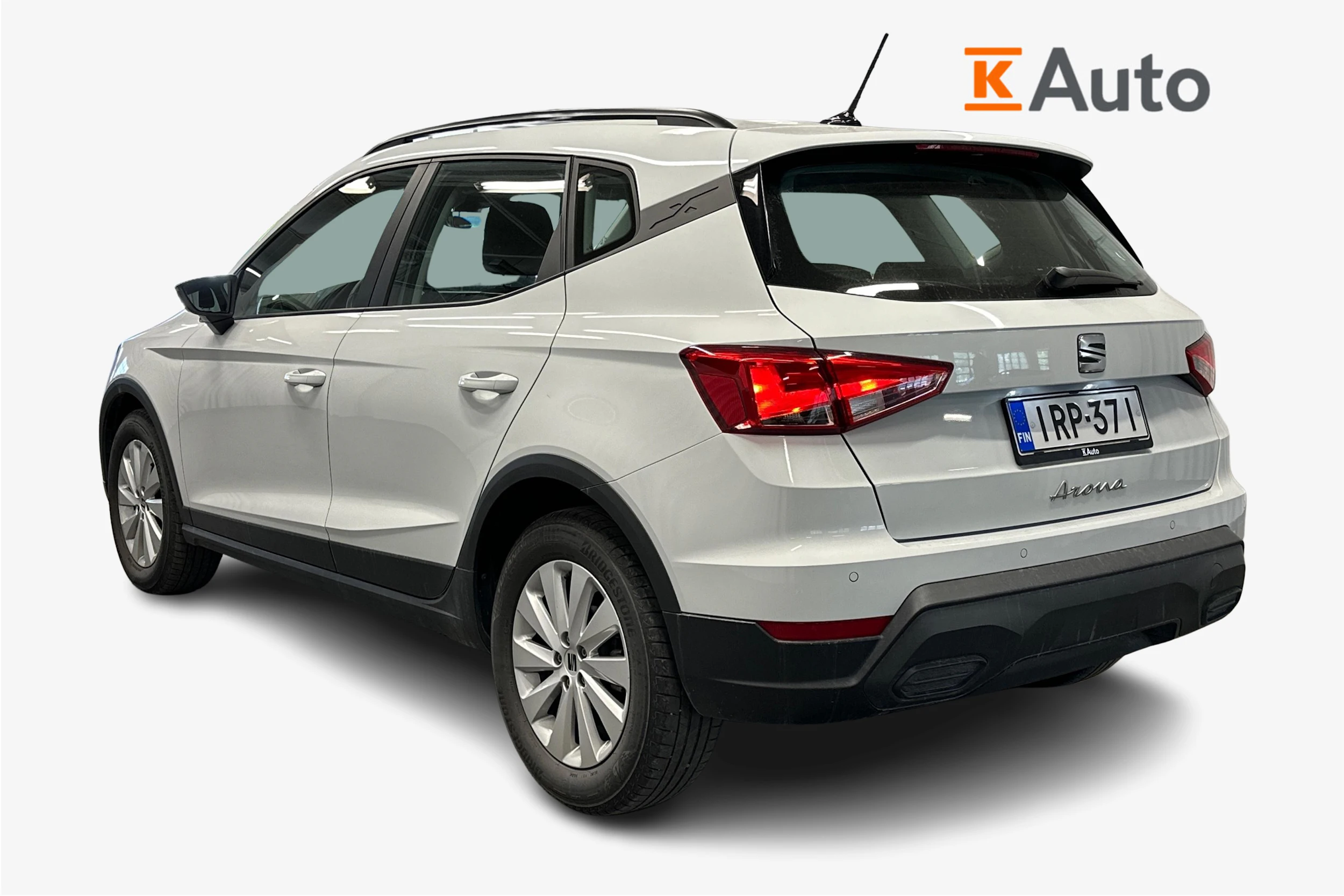 valkoinen SEAT Arona 2024 kuva 2.