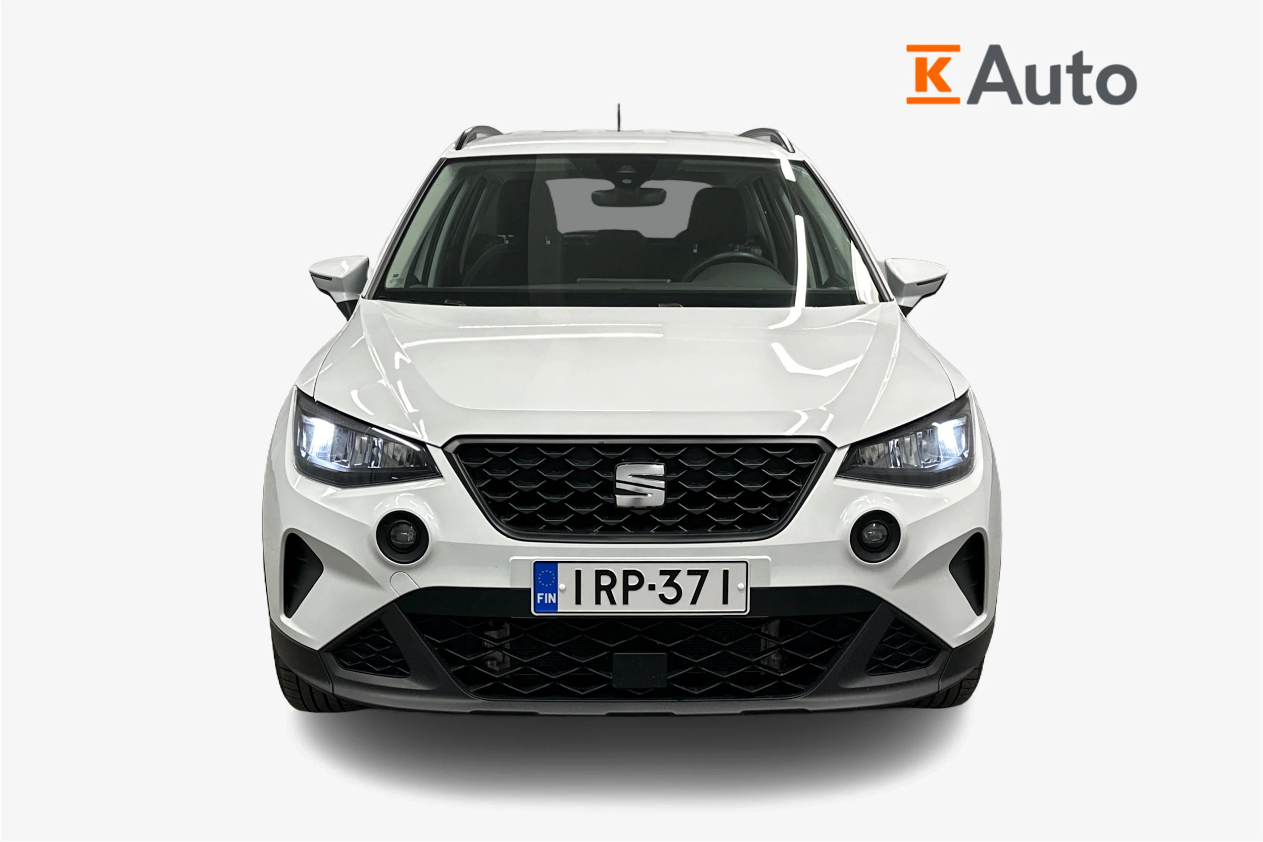valkoinen SEAT Arona 2024 kuva 4.