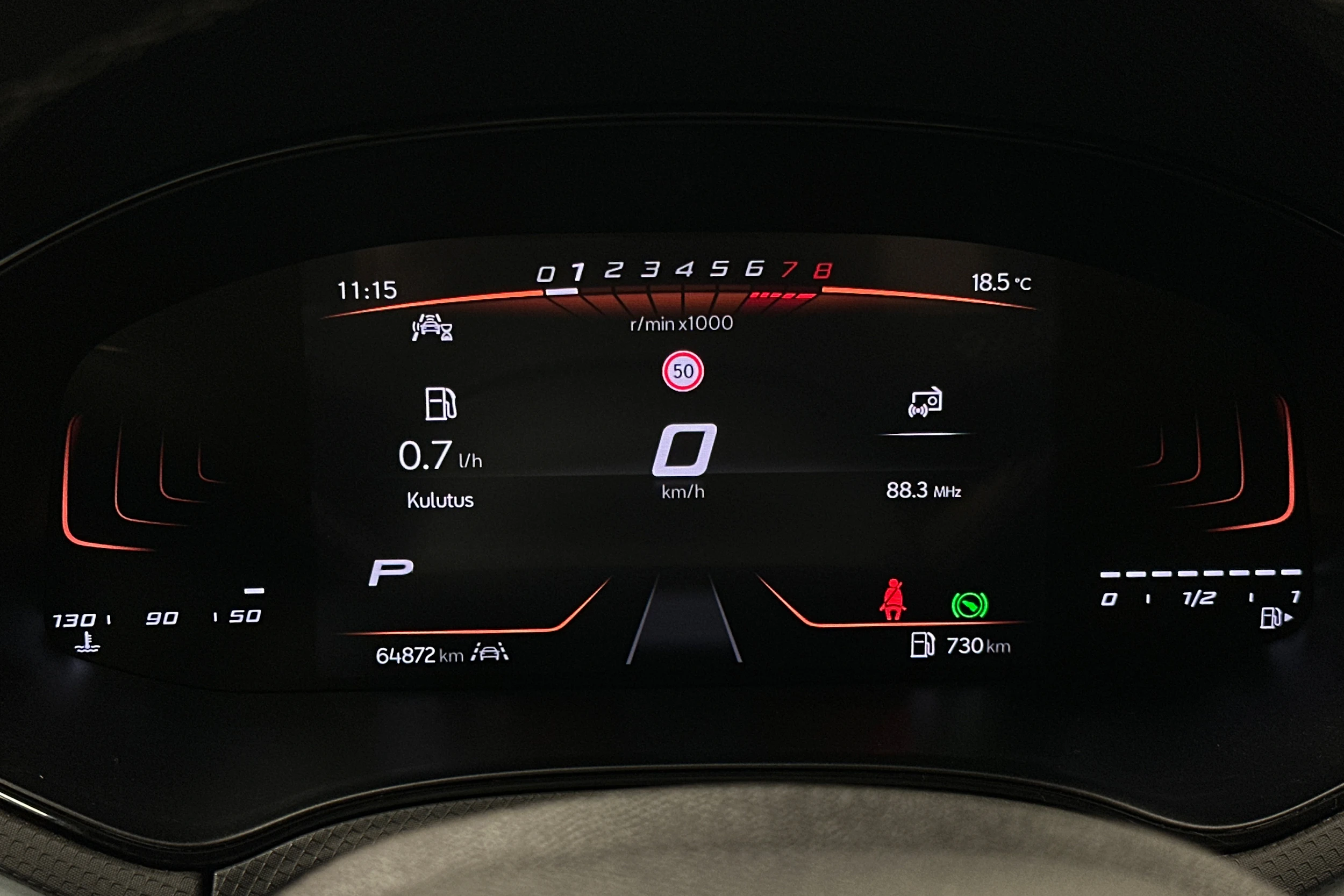 valkoinen SEAT Arona 2024 kuva 13.