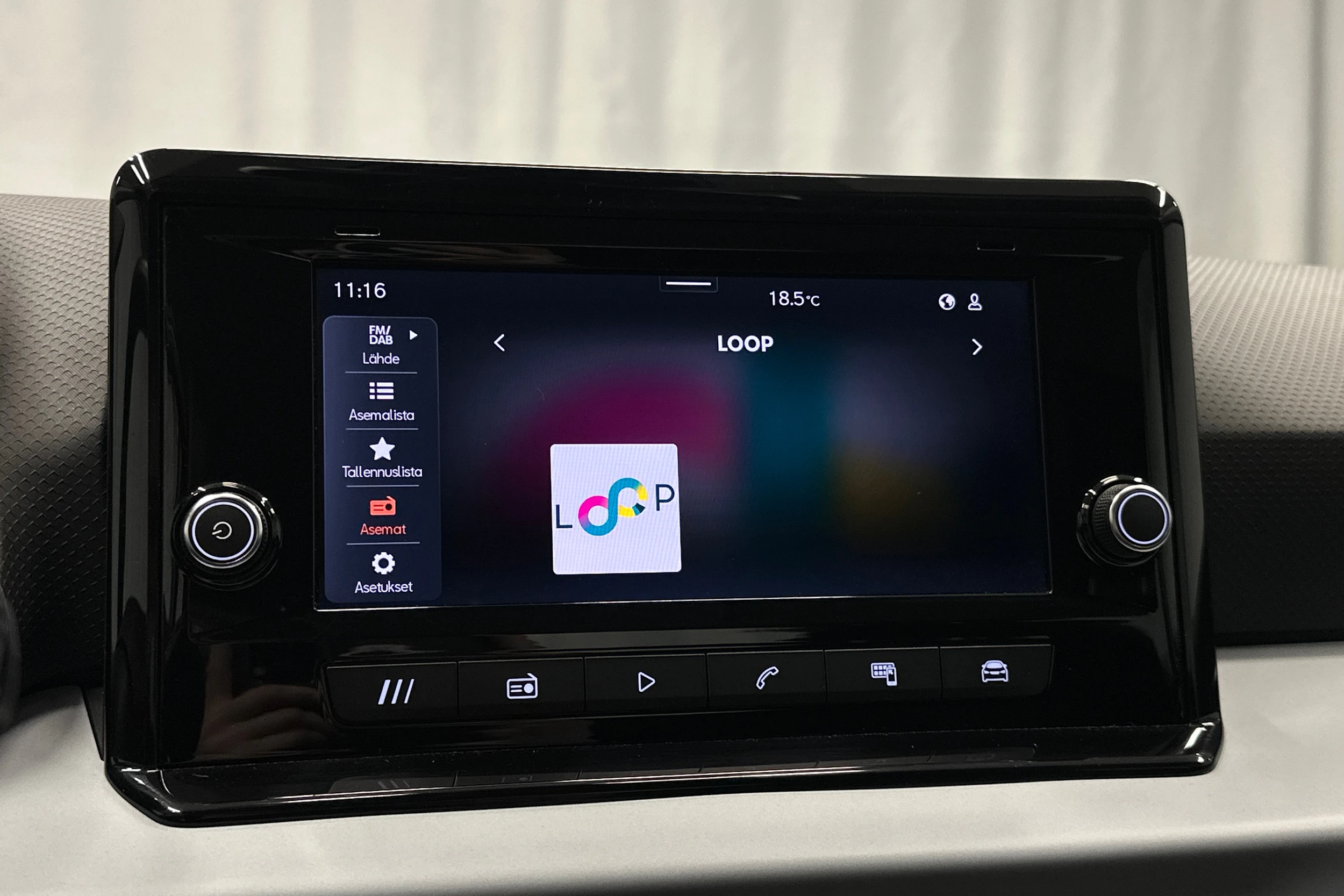 valkoinen SEAT Arona 2024 kuva 19.