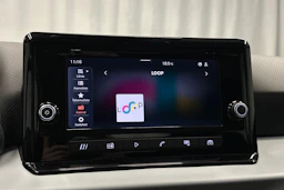 valkoinen SEAT Arona 2024 kuva 19.