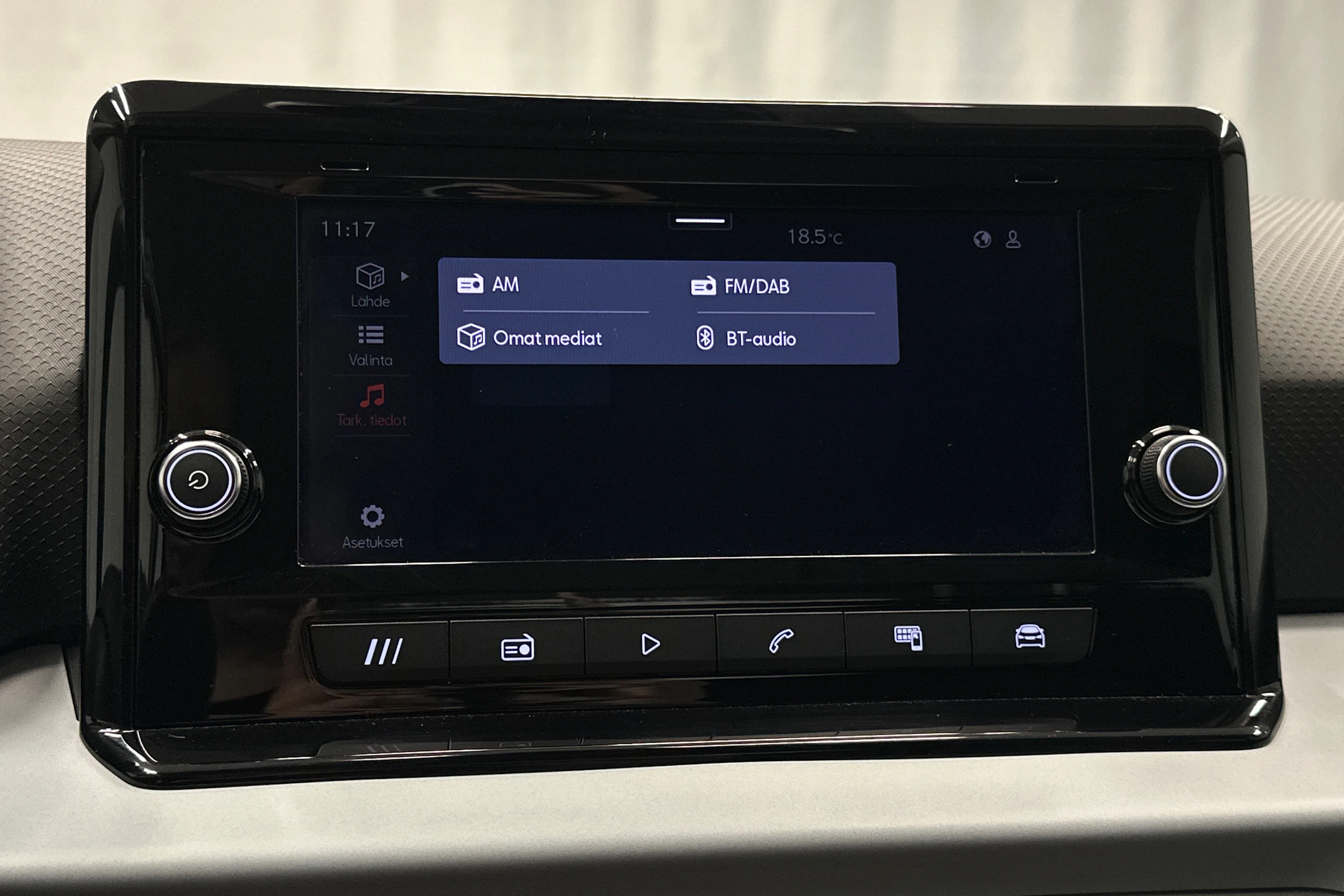 valkoinen SEAT Arona 2024 kuva 22.