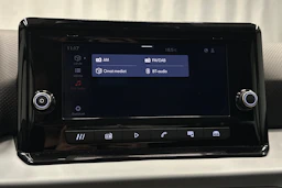 valkoinen SEAT Arona 2024 kuva 22.