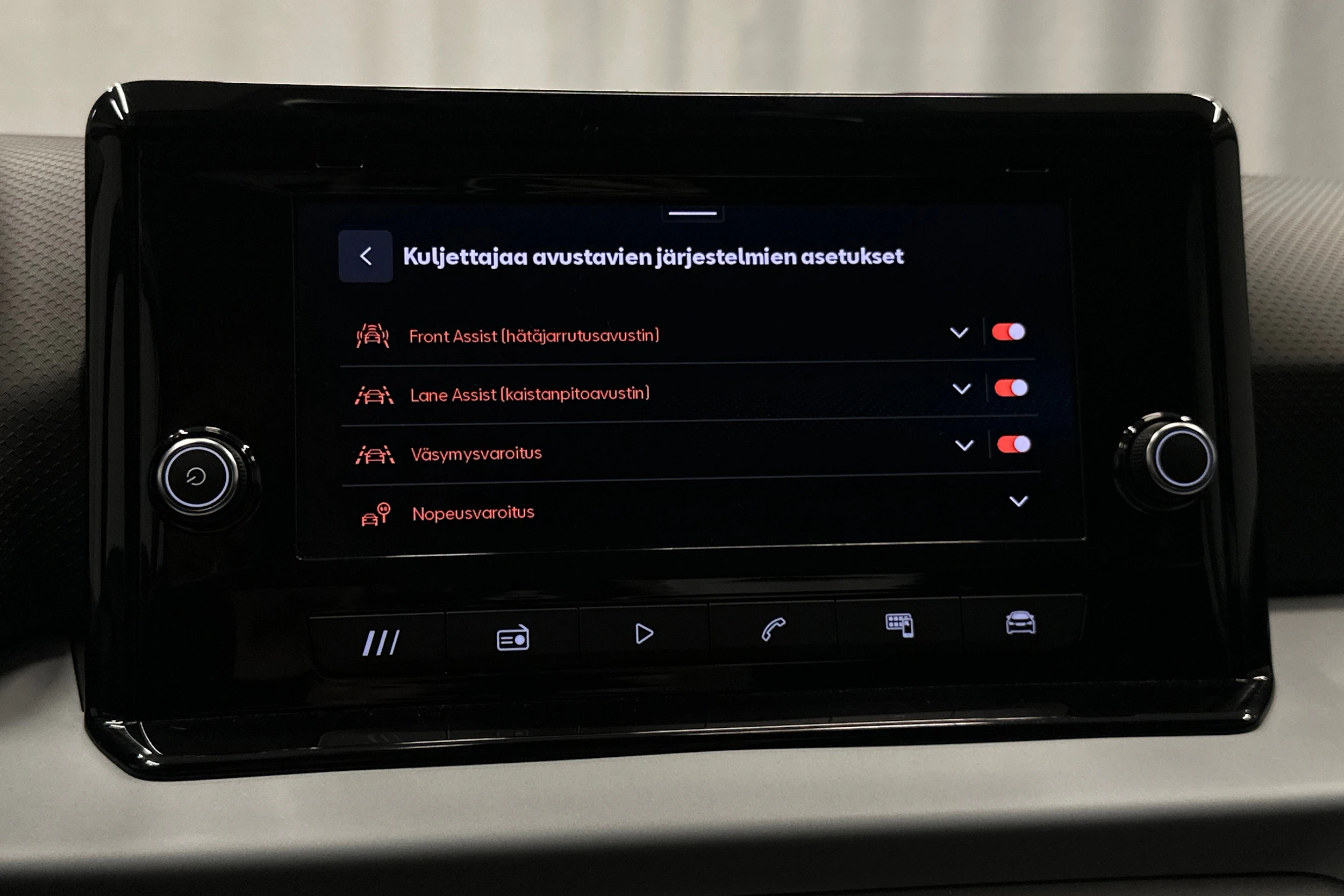 valkoinen SEAT Arona 2024 kuva 24.