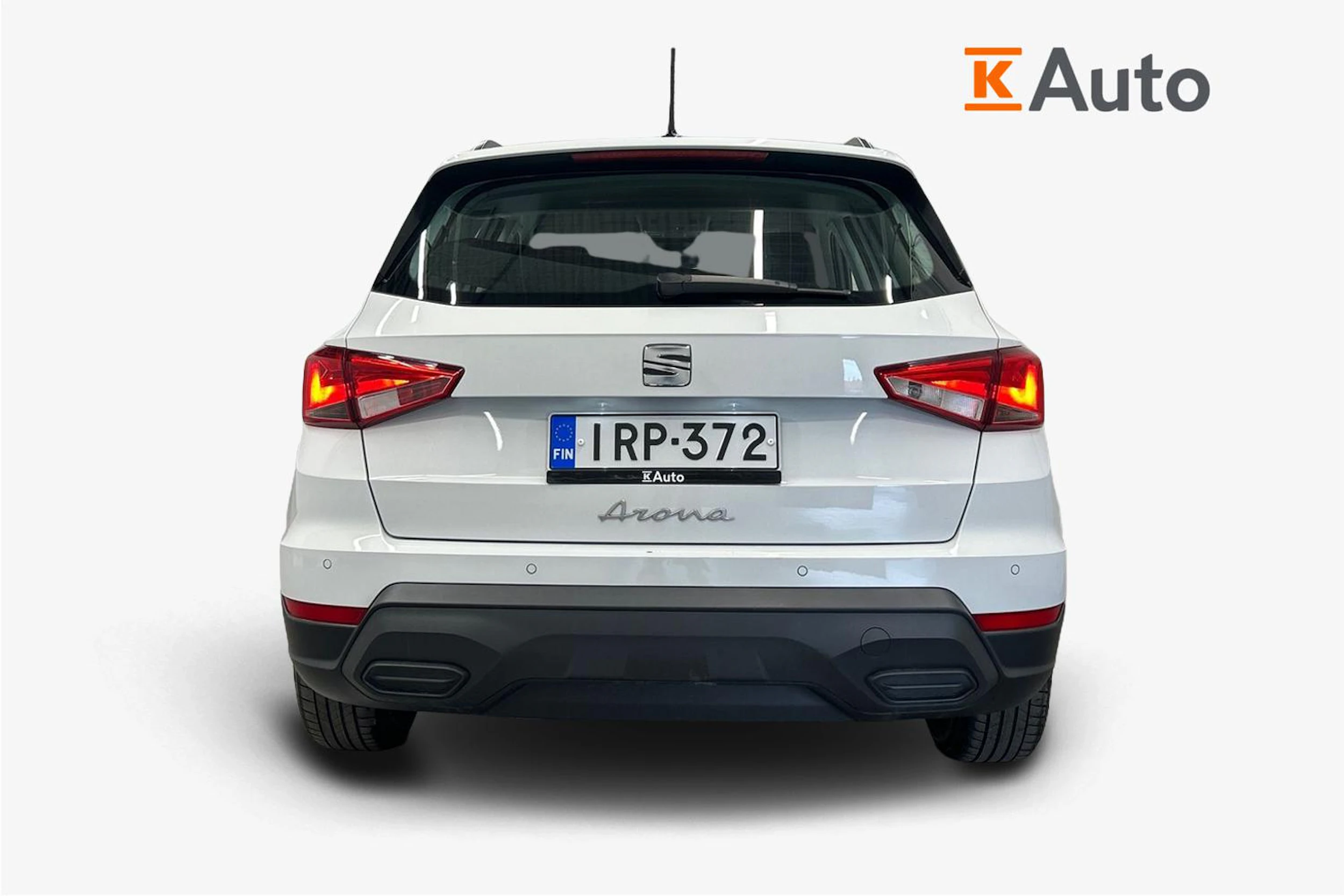 valkoinen SEAT Arona 2024 kuva 4.