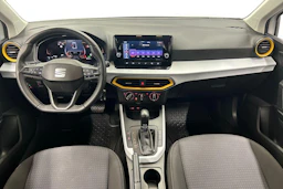 valkoinen SEAT Arona 2024 kuva 9.