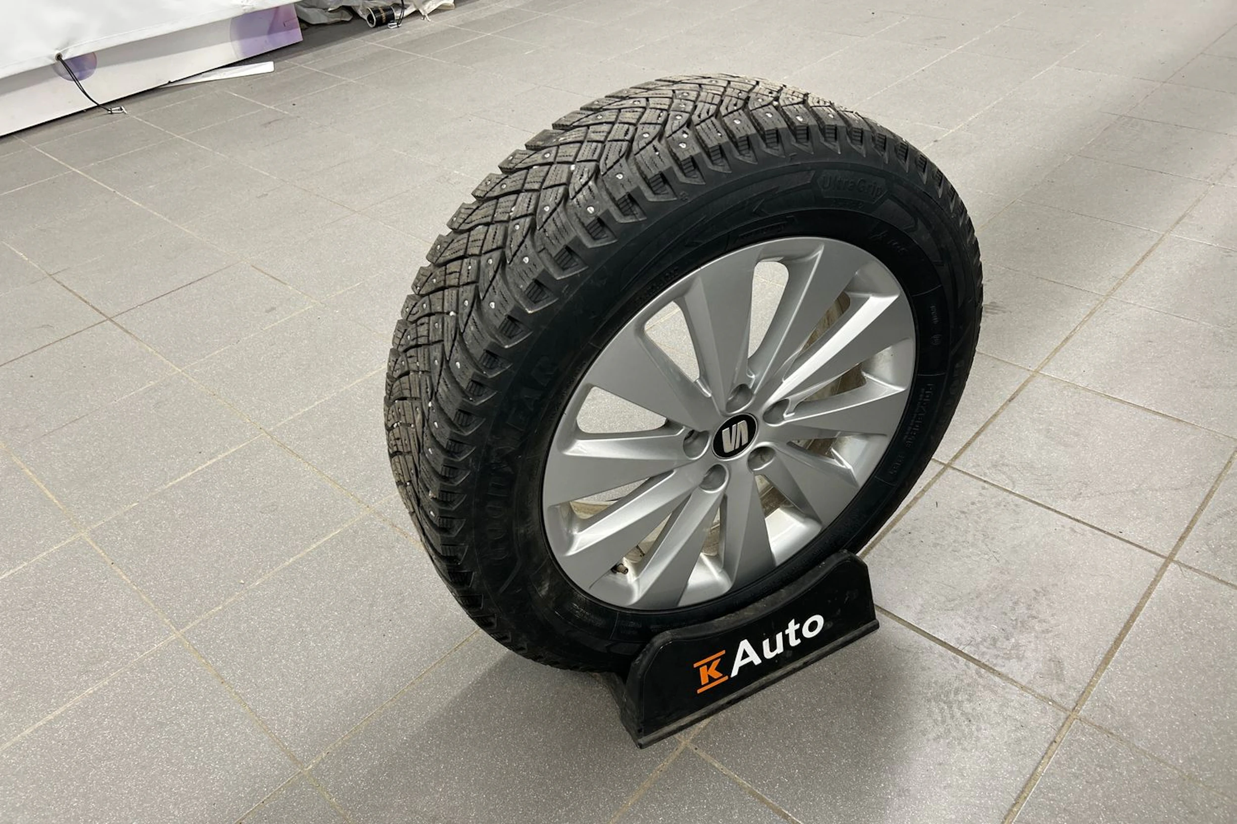 valkoinen SEAT Arona 2024 kuva 18.