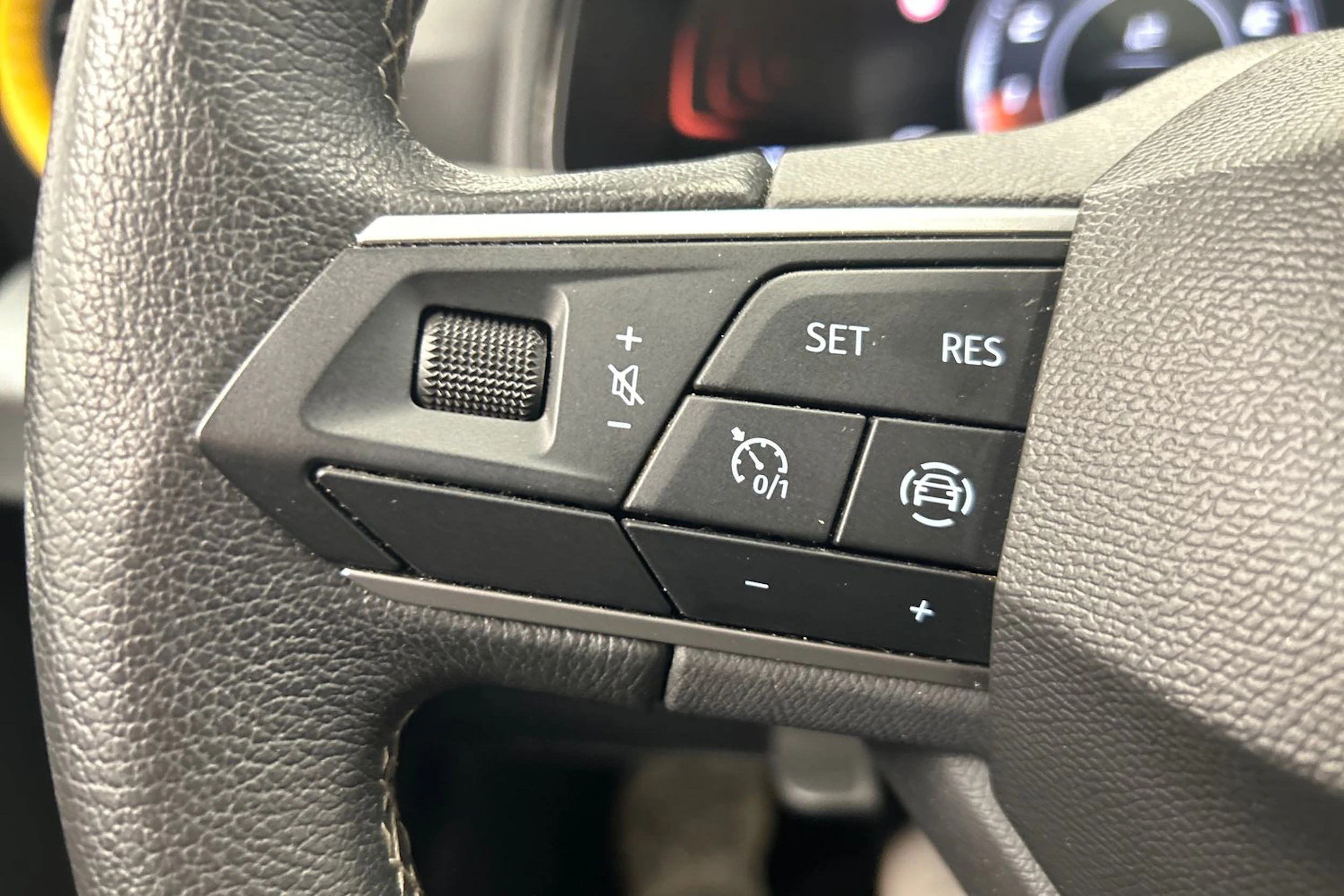 valkoinen SEAT Arona 2024 kuva 20.