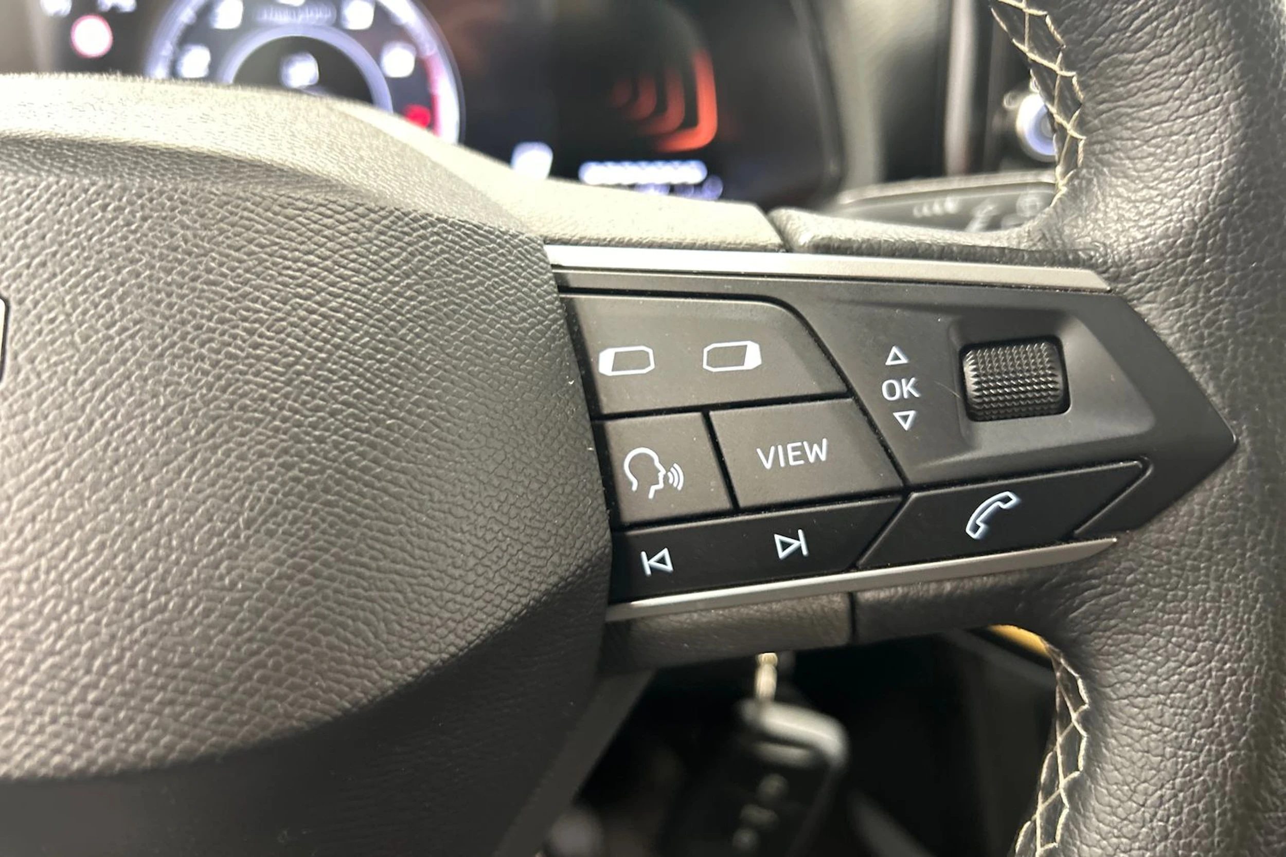 valkoinen SEAT Arona 2024 kuva 21.
