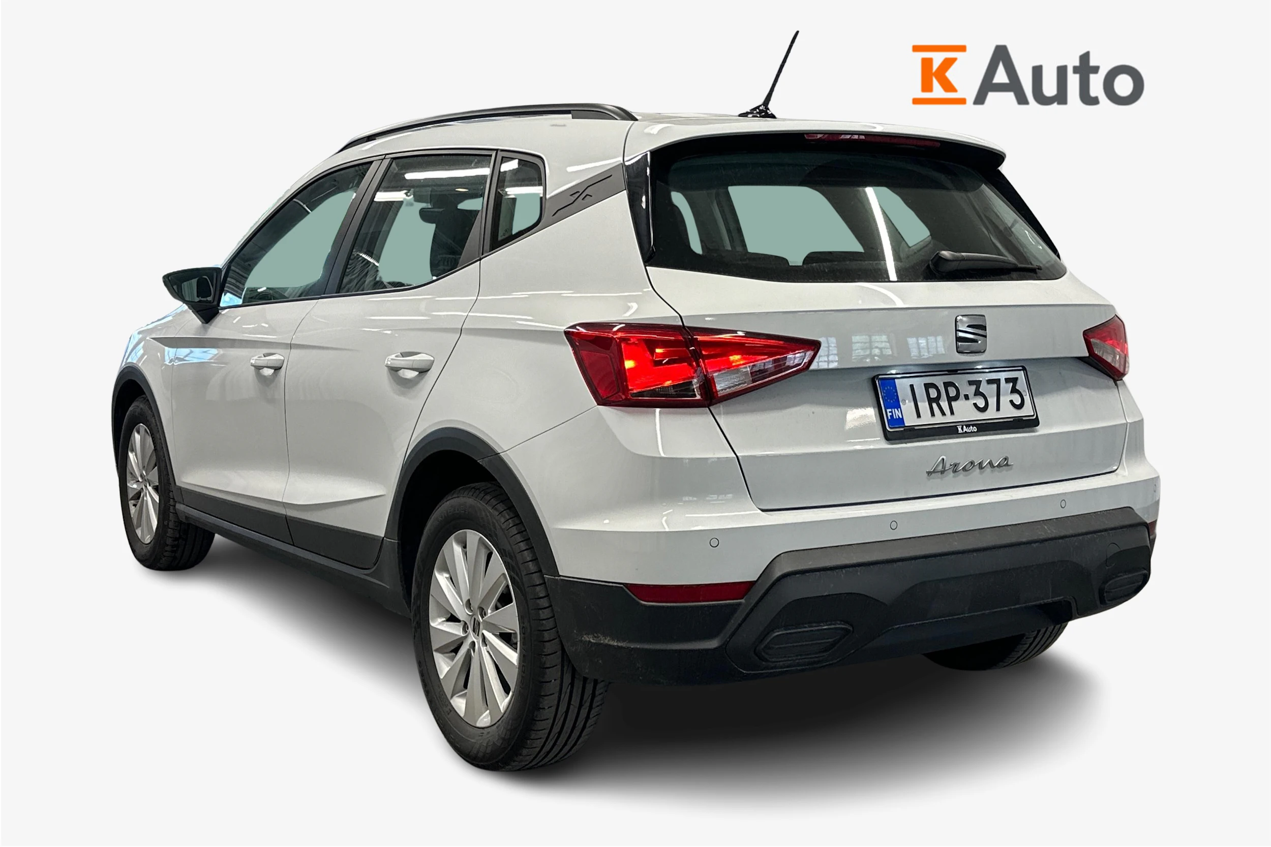 valkoinen SEAT Arona 2024 kuva 2.