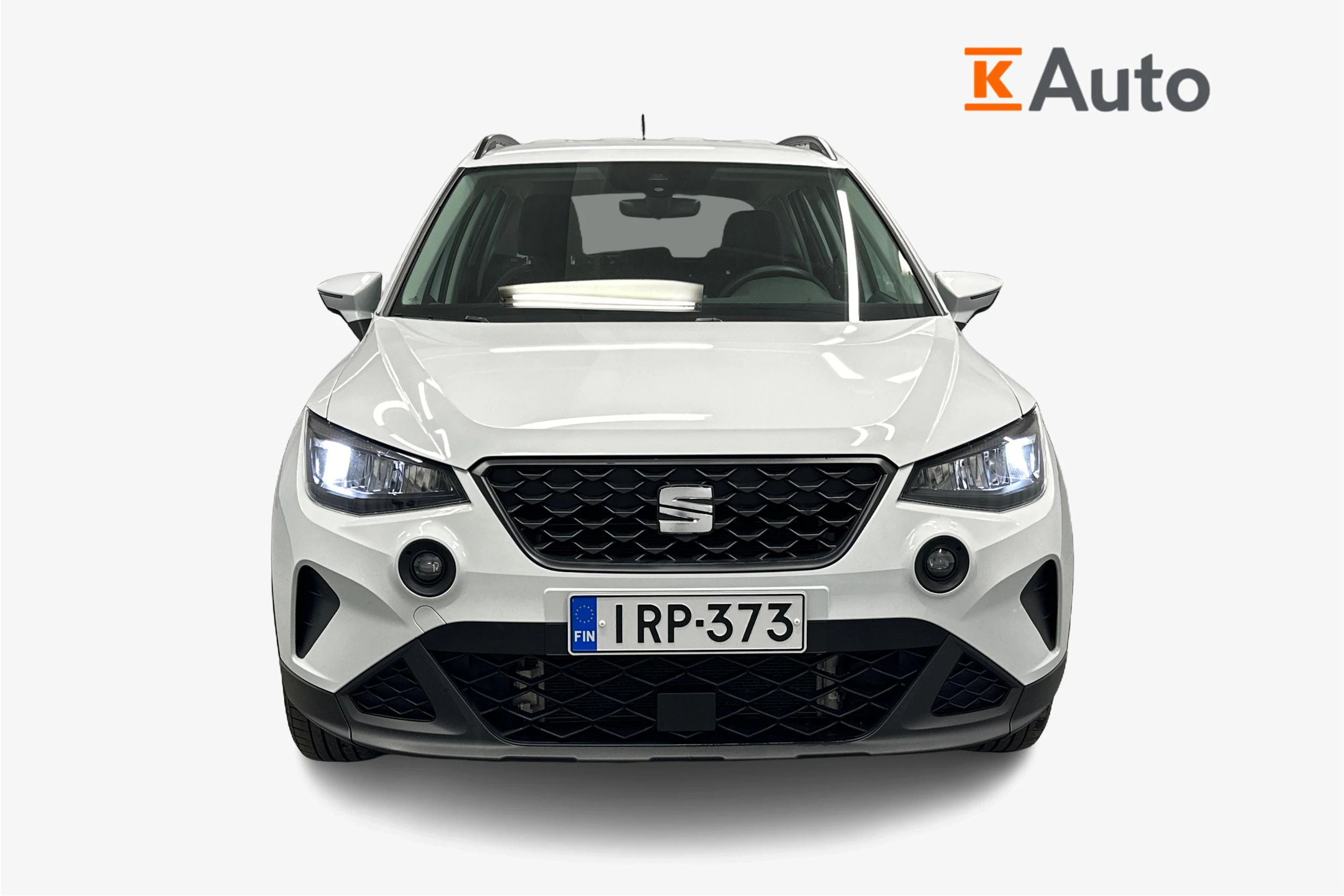 valkoinen SEAT Arona 2024 kuva 4.