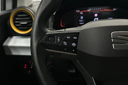 valkoinen SEAT Arona 2024 kuva 11.