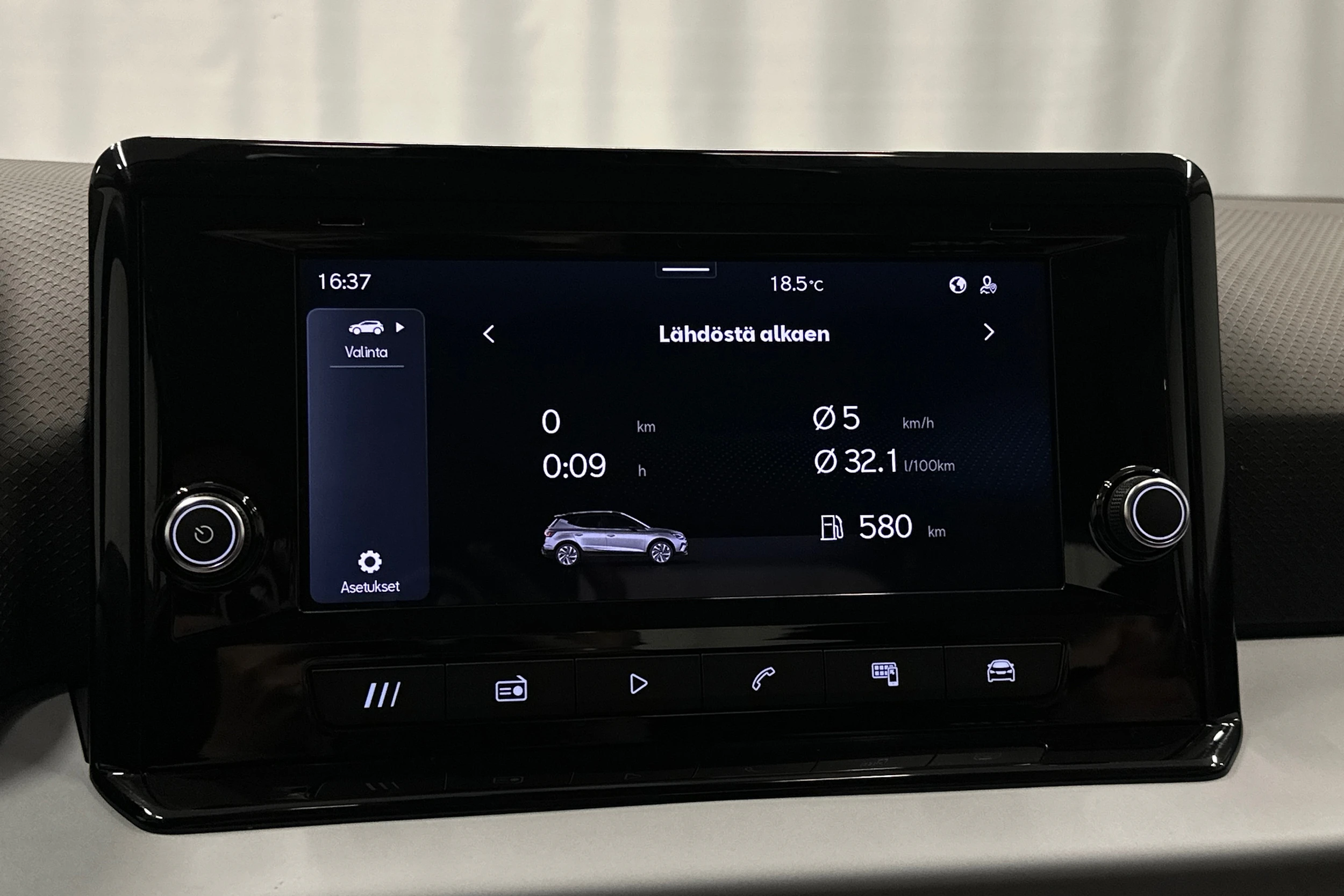 valkoinen SEAT Arona 2024 kuva 20.