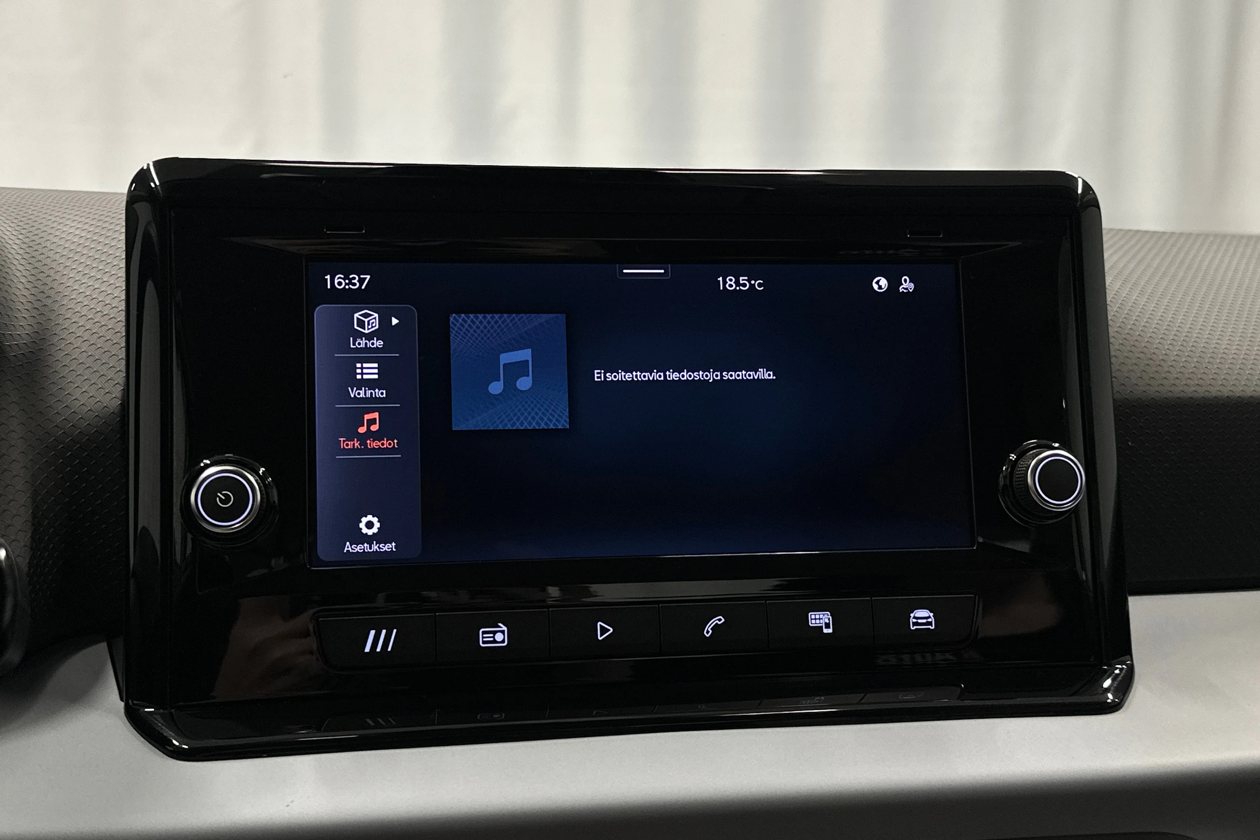 valkoinen SEAT Arona 2024 kuva 21.
