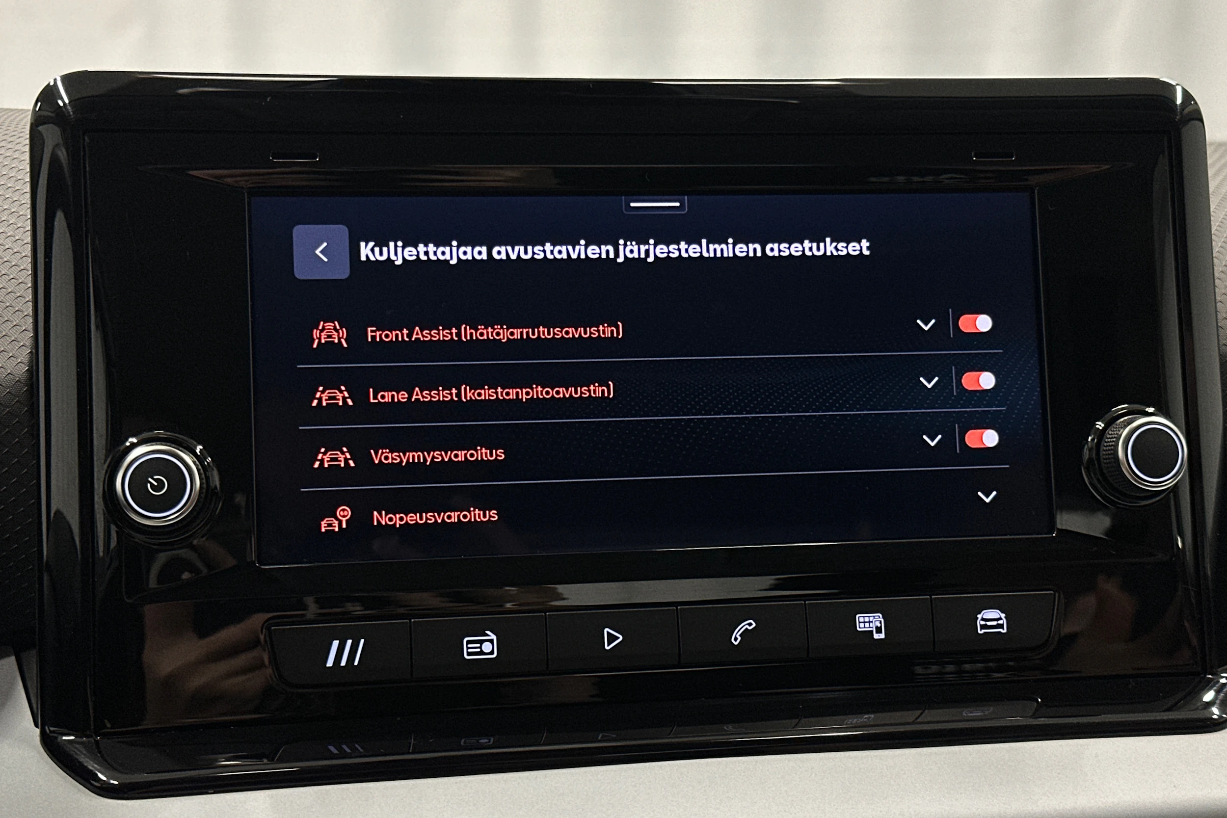valkoinen SEAT Arona 2024 kuva 23.