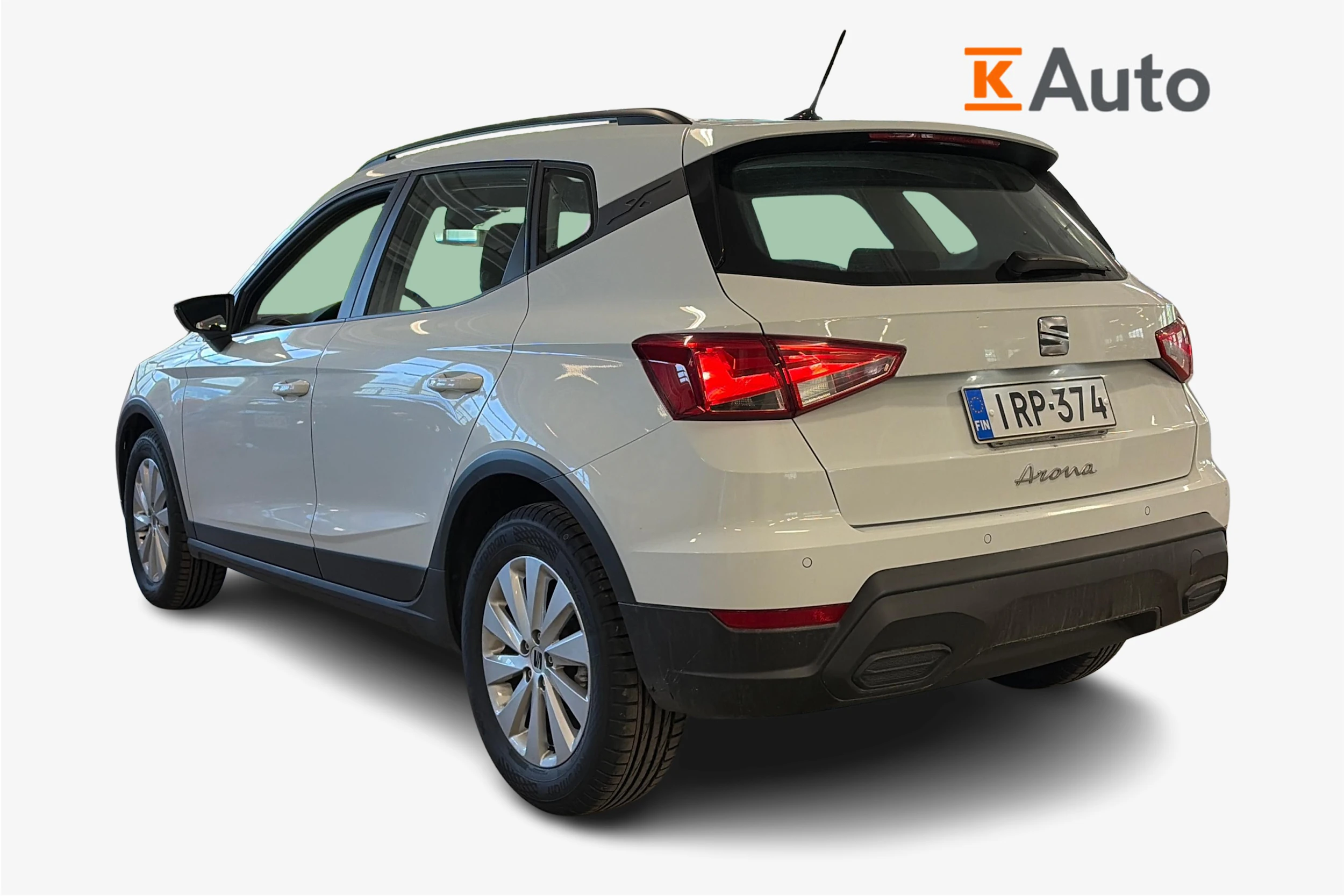 valkoinen SEAT Arona 2024 kuva 2.