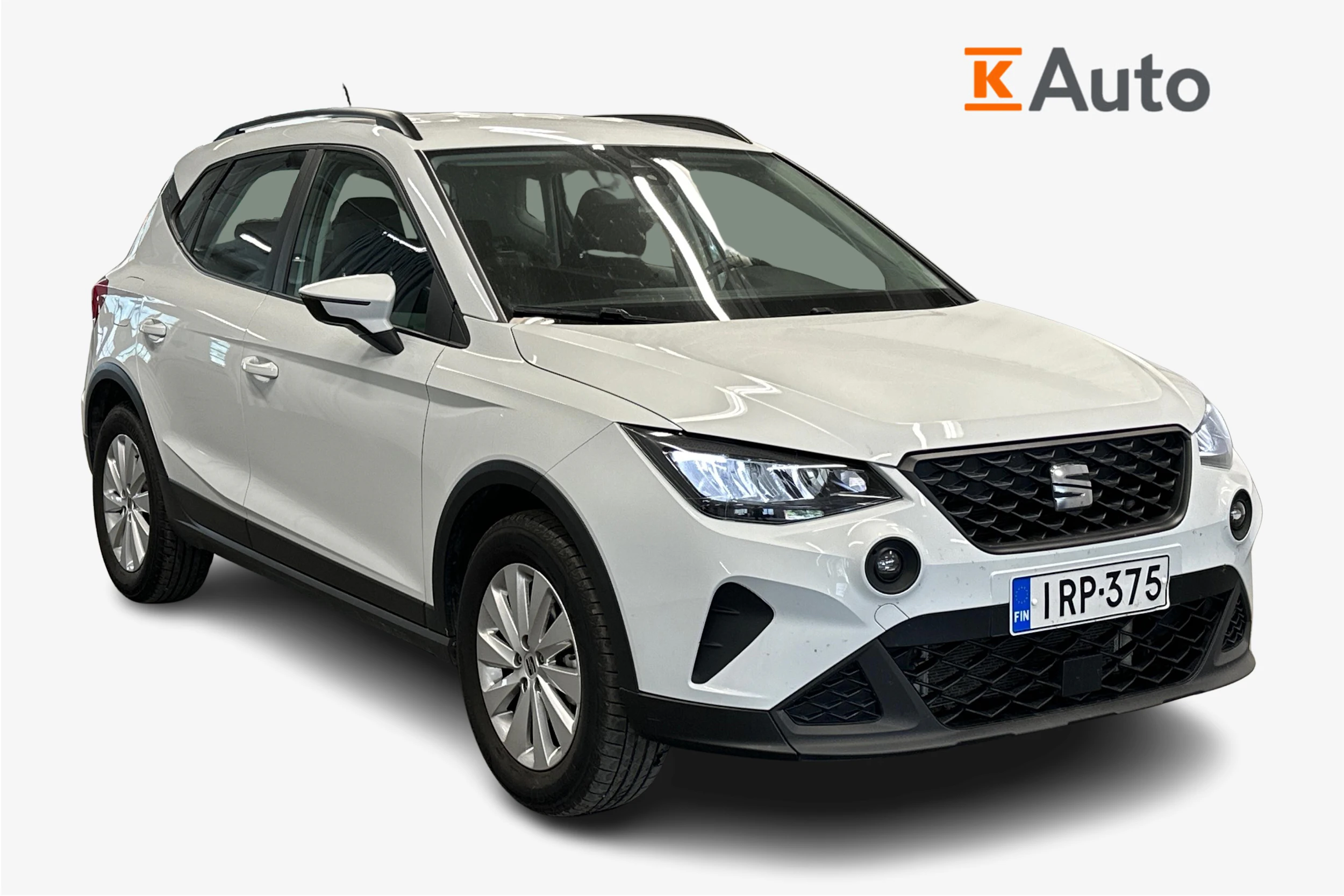 valkoinen SEAT Arona 2024 kuva 1.