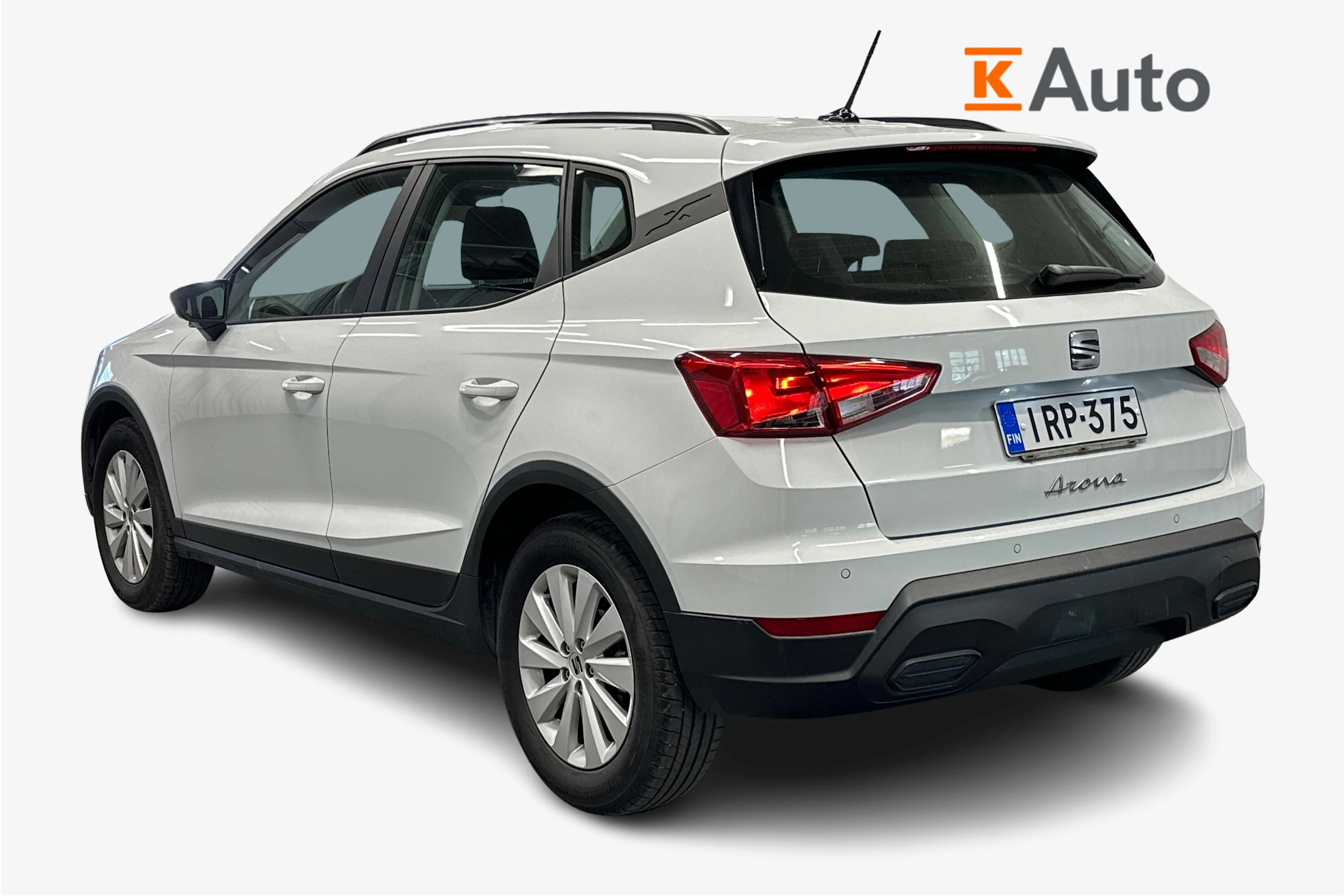 valkoinen SEAT Arona 2024 kuva 2.