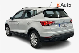 valkoinen SEAT Arona 2024 kuva 2.