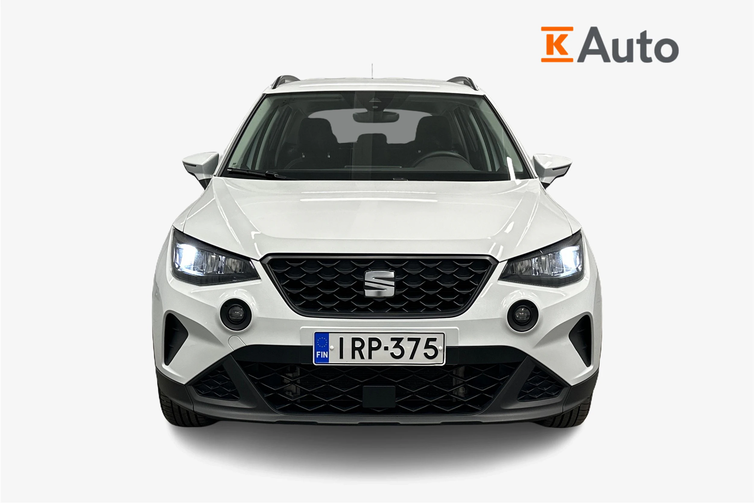valkoinen SEAT Arona 2024 kuva 4.