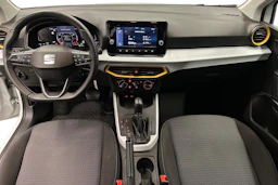 valkoinen SEAT Arona 2024 kuva 7.