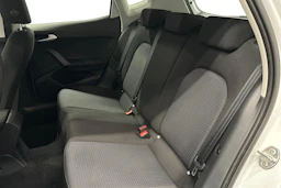 valkoinen SEAT Arona 2024 kuva 8.