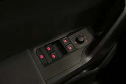 valkoinen SEAT Arona 2024 kuva 15.