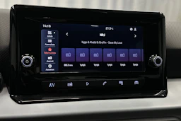valkoinen SEAT Arona 2024 kuva 19.