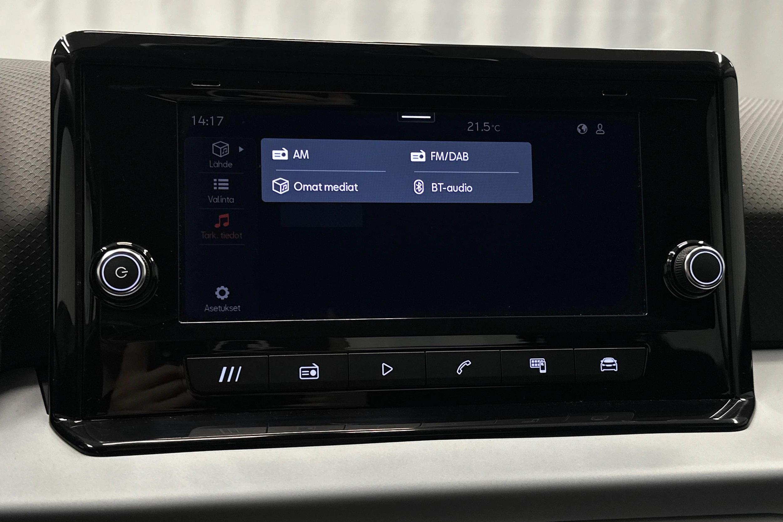 valkoinen SEAT Arona 2024 kuva 22.