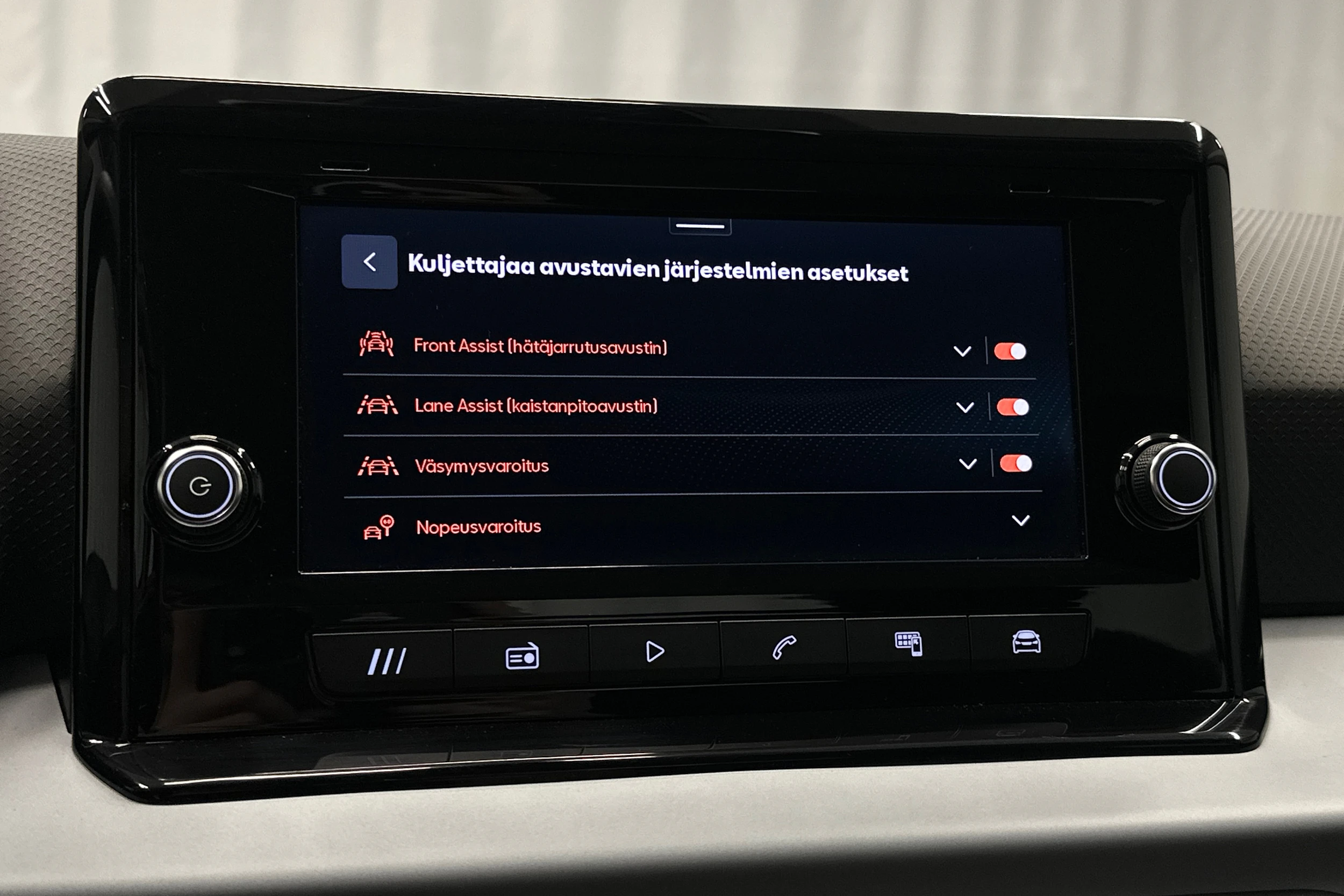 valkoinen SEAT Arona 2024 kuva 24.