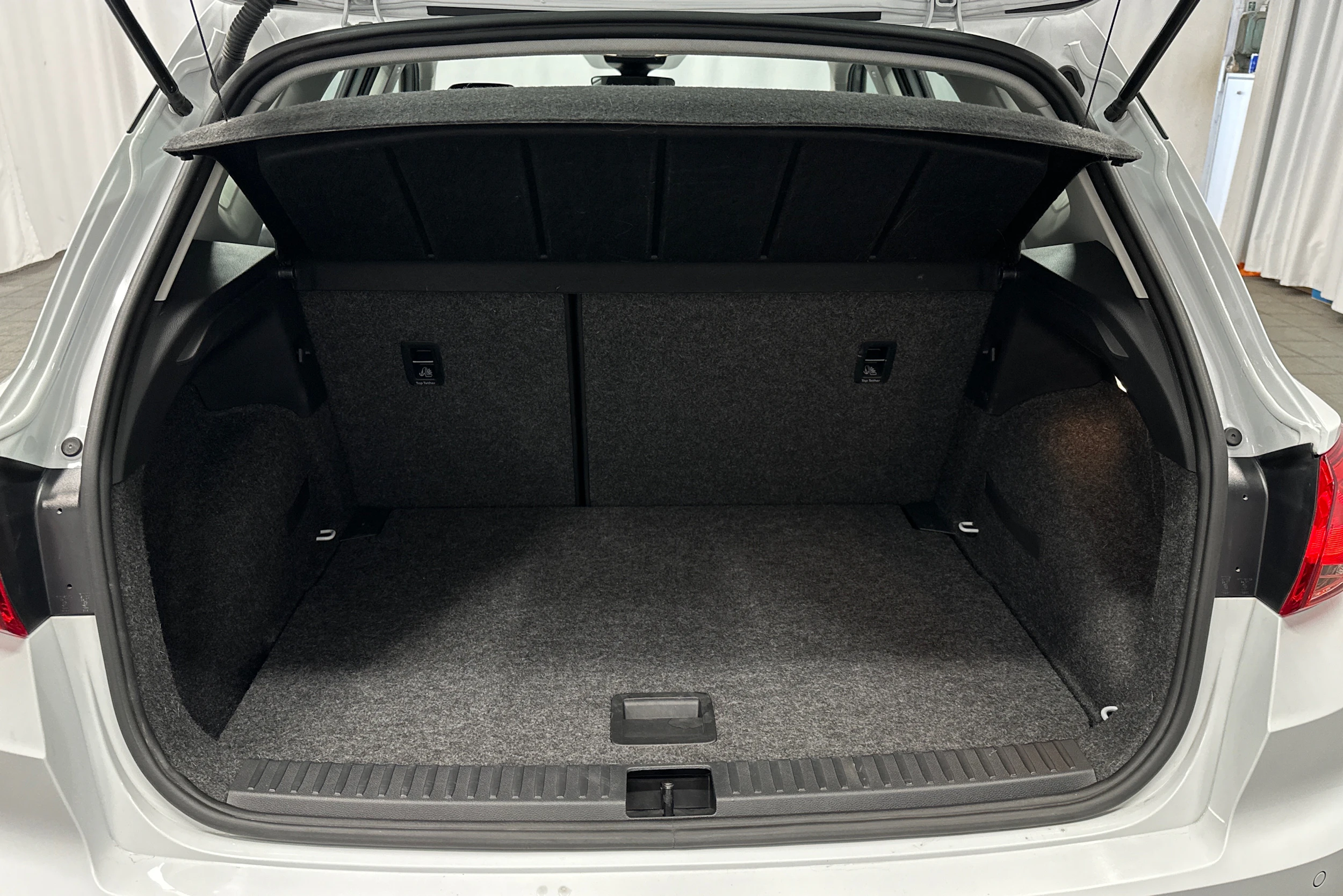 valkoinen SEAT Arona 2024 kuva 29.