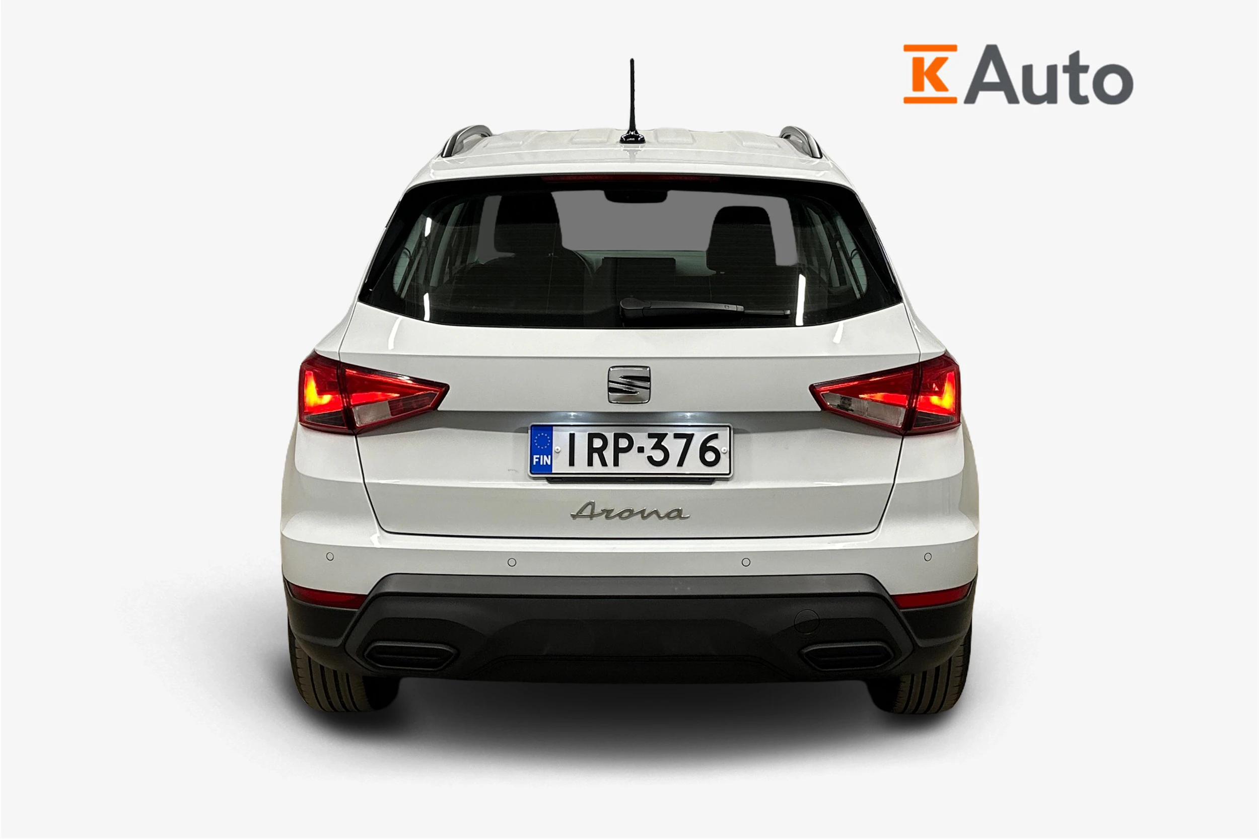 valkoinen SEAT Arona 2024 kuva 4.