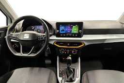 valkoinen SEAT Arona 2024 kuva 9.