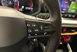 valkoinen SEAT Arona 2024 kuva 16.
