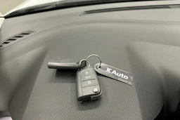 valkoinen SEAT Arona 2024 kuva 25.
