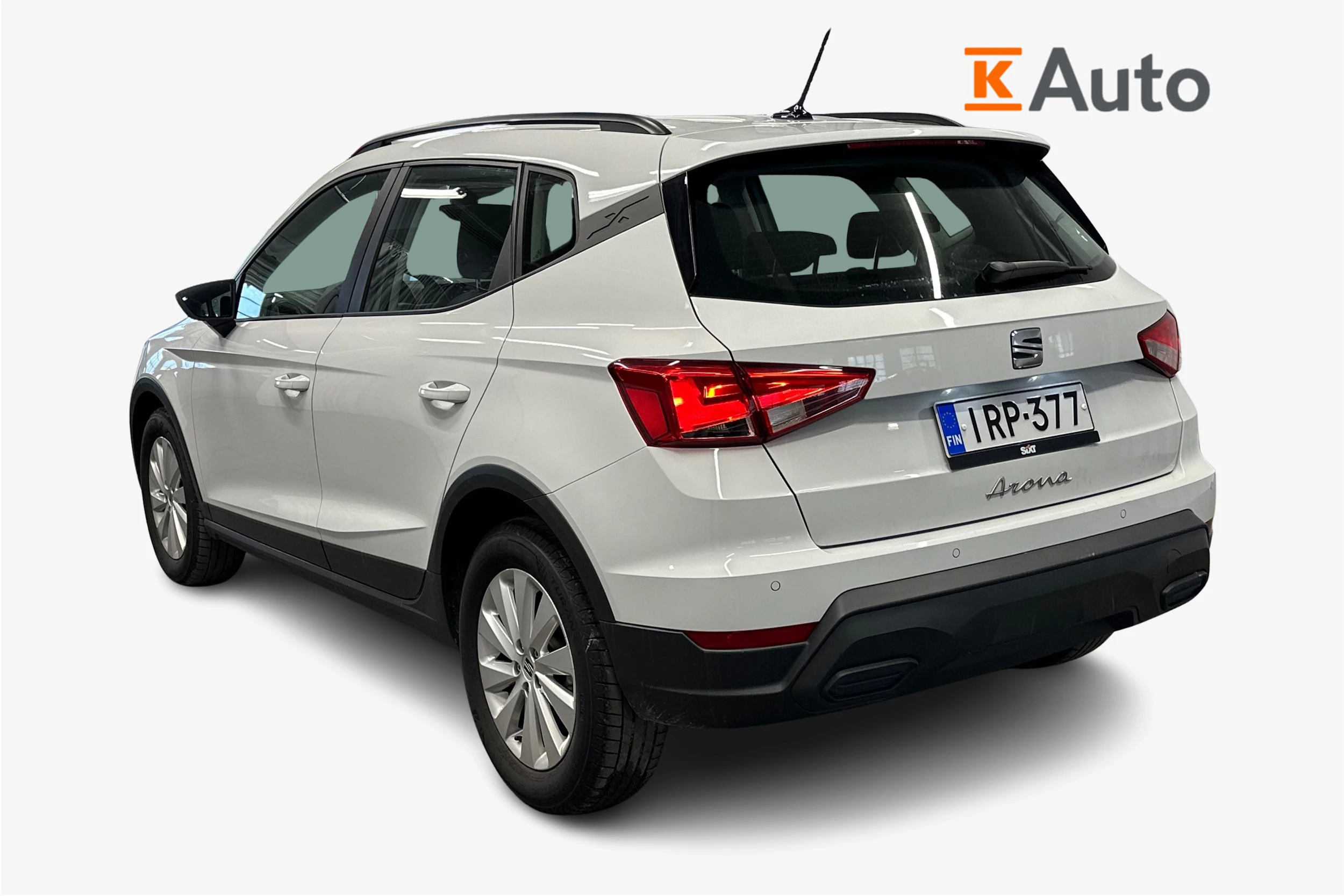 valkoinen SEAT Arona 2024 kuva 2.