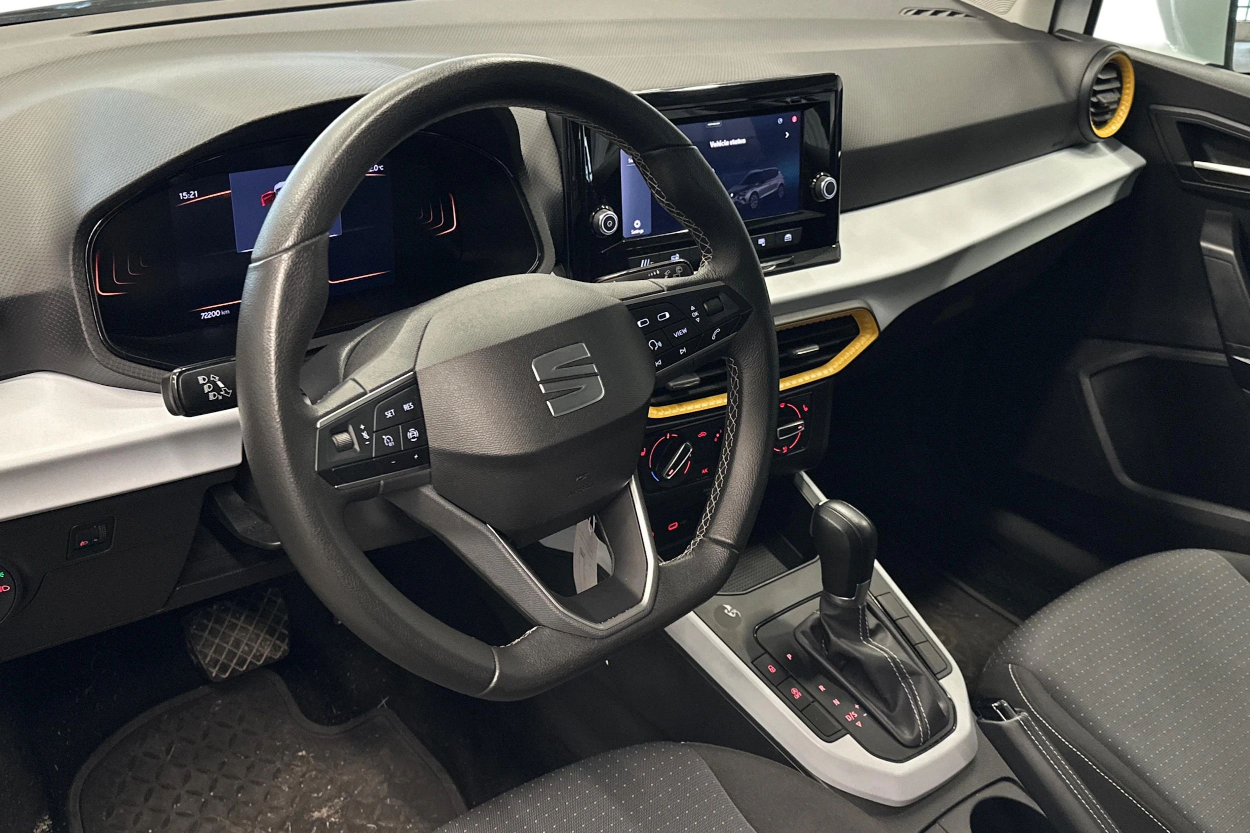 valkoinen SEAT Arona 2024 kuva 3.