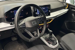 valkoinen SEAT Arona 2024 kuva 3.