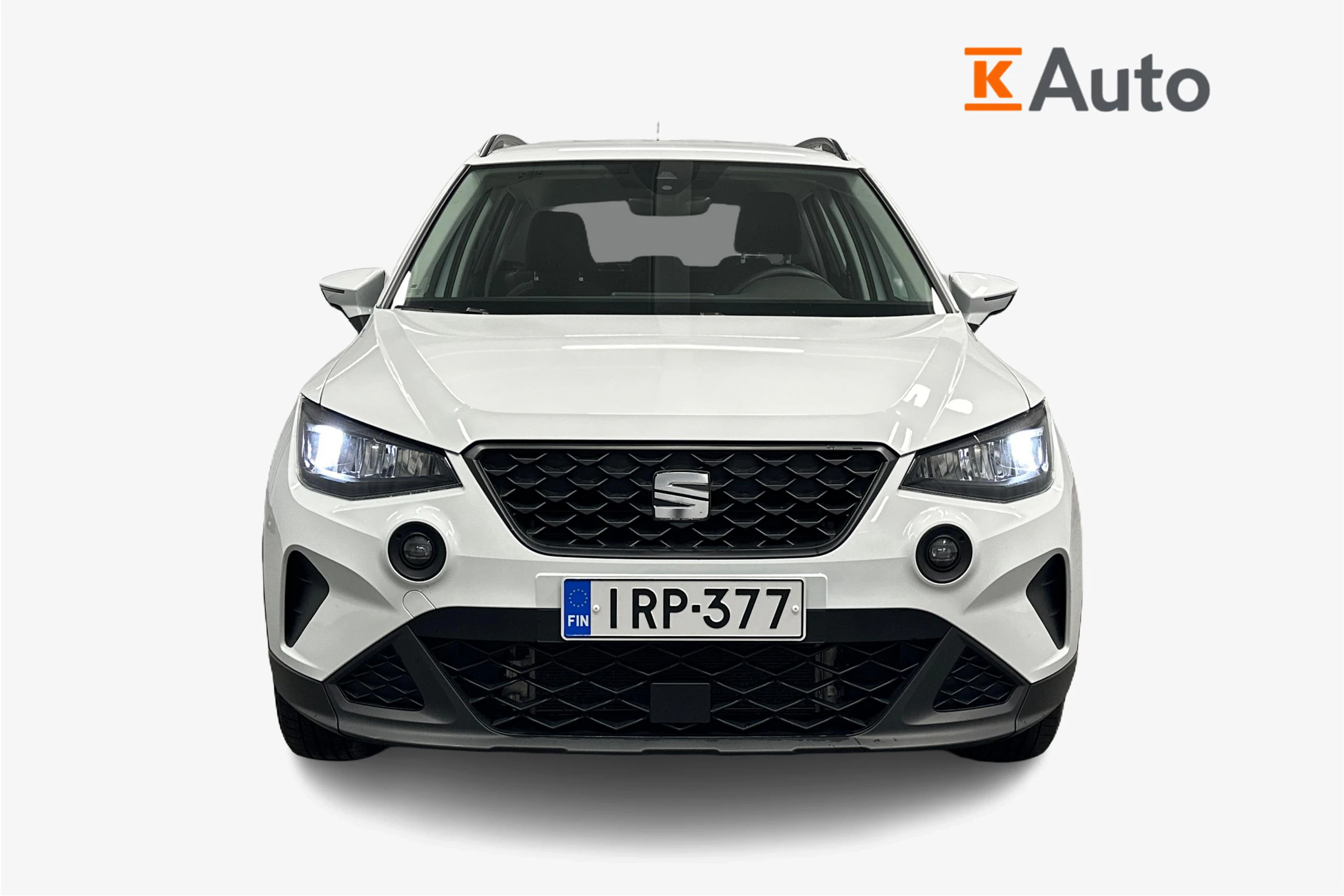 valkoinen SEAT Arona 2024 kuva 4.