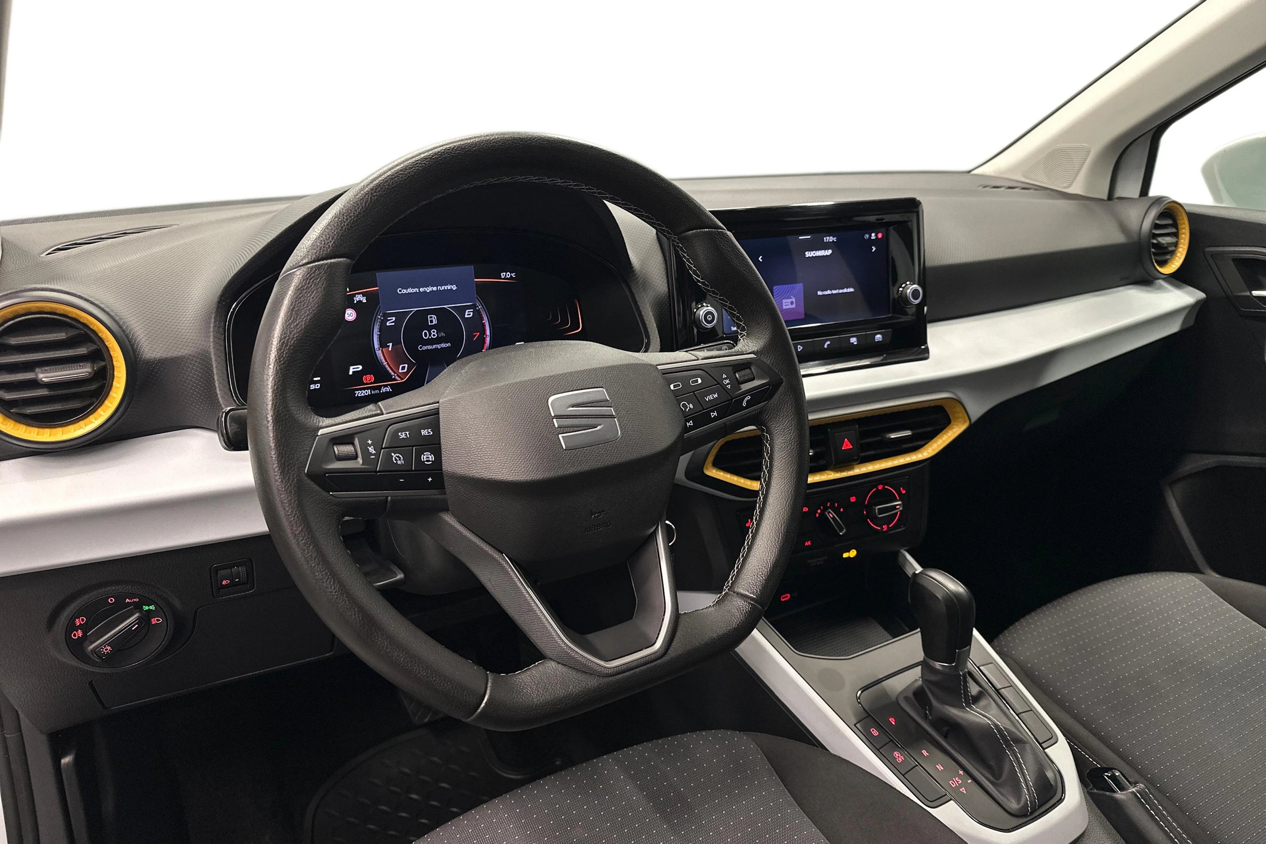 valkoinen SEAT Arona 2024 kuva 6.