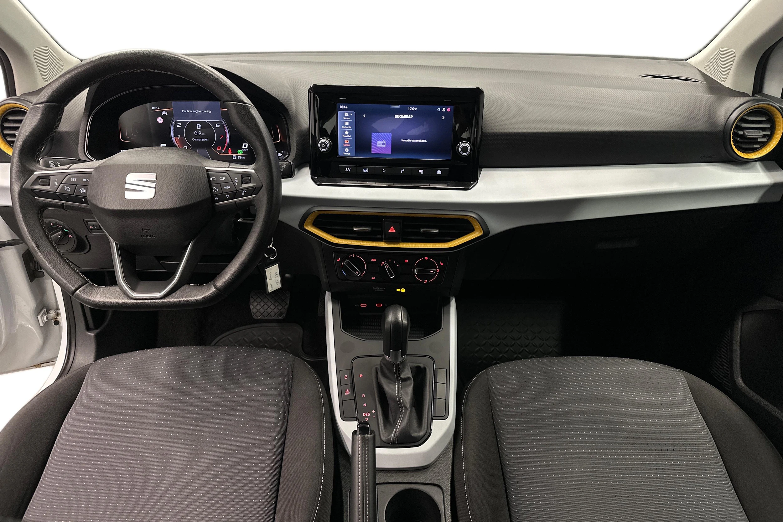 valkoinen SEAT Arona 2024 kuva 7.