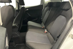 valkoinen SEAT Arona 2024 kuva 8.