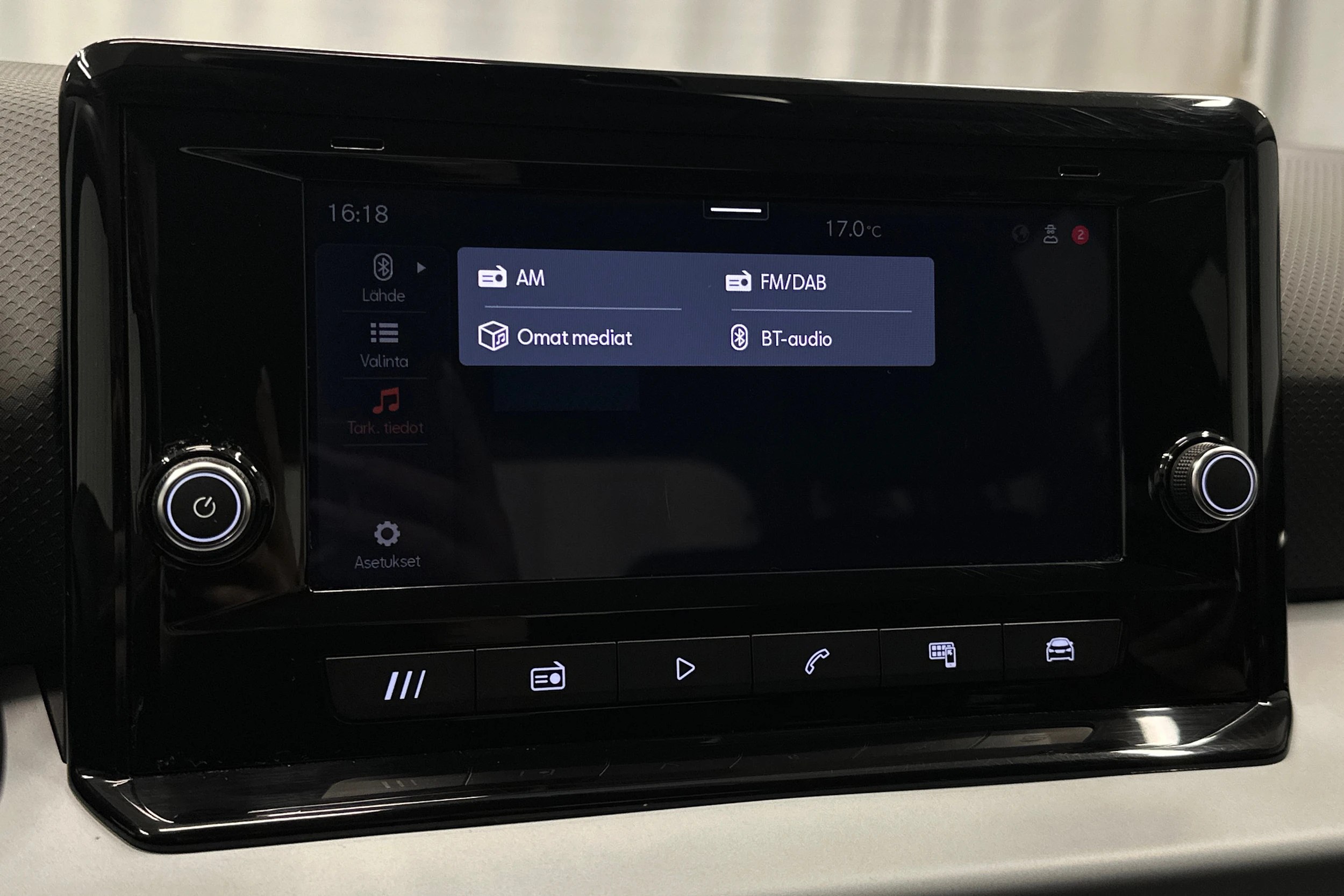 valkoinen SEAT Arona 2024 kuva 19.