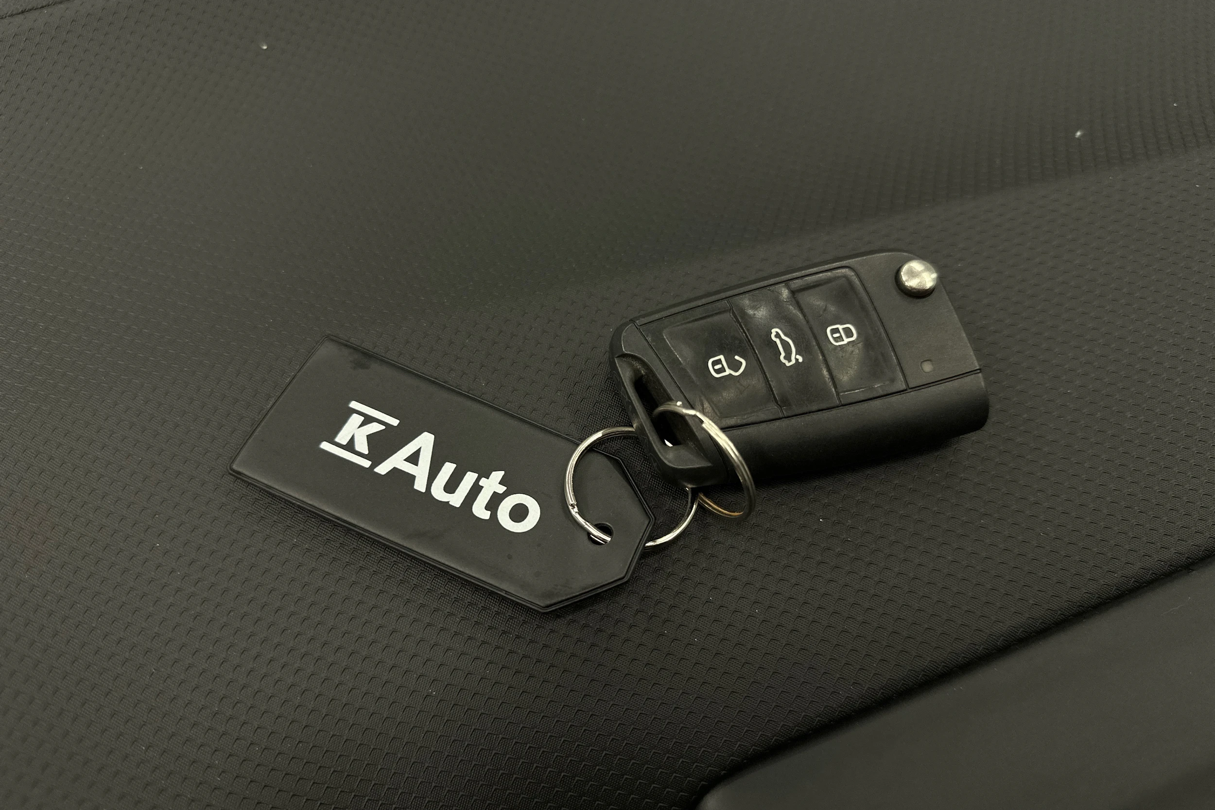 valkoinen SEAT Arona 2024 kuva 30.
