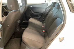 valkoinen SEAT Arona 2024 kuva 8.