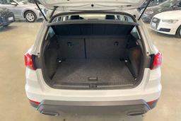 valkoinen SEAT Arona 2024 kuva 27.