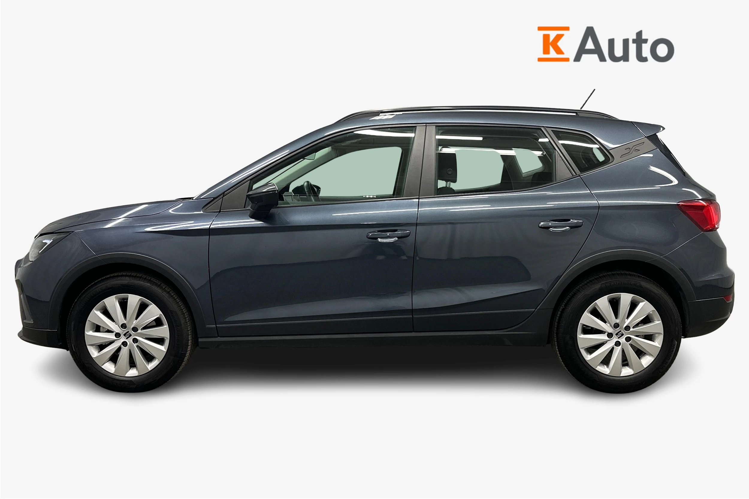 harmaa SEAT Arona 2024 kuva 5.