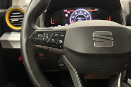 harmaa SEAT Arona 2024 kuva 11.