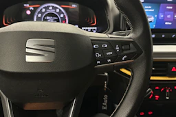 harmaa SEAT Arona 2024 kuva 12.